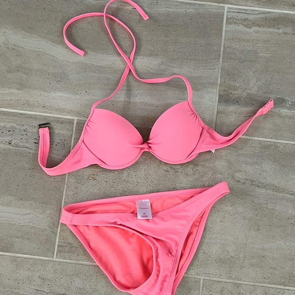 Bikini Bundle - Picture 2 of 6